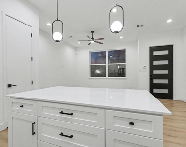 203 Danna Lane - Photo Thumbnail 6
