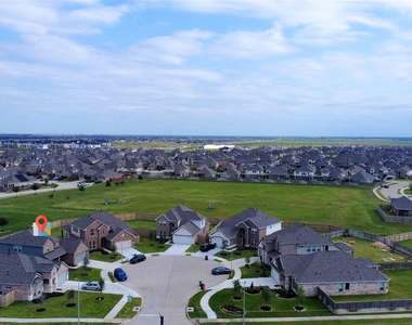 1707 Green Willow Court - Photo Thumbnail 2