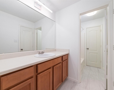 2618 Bridgestone Park Lane - Photo Thumbnail 43