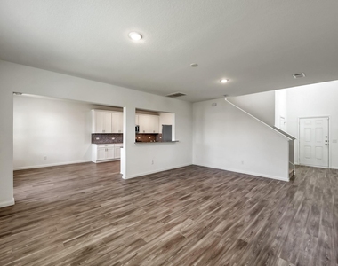7314 Madison Commons Lane - Photo Thumbnail 6