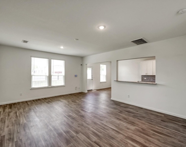 7314 Madison Commons Lane - Photo Thumbnail 4