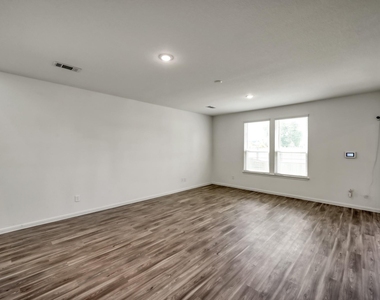 7314 Madison Commons Lane - Photo Thumbnail 5