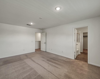 7314 Madison Commons Lane - Photo Thumbnail 14