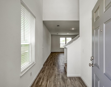 7314 Madison Commons Lane - Photo Thumbnail 3