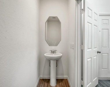 7314 Madison Commons Lane - Photo Thumbnail 12