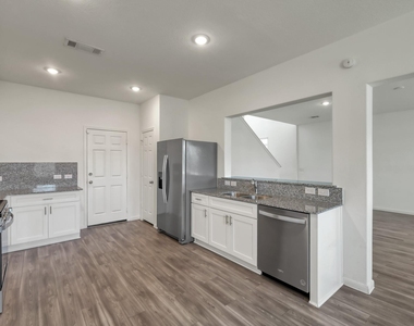 7314 Madison Commons Lane - Photo Thumbnail 10