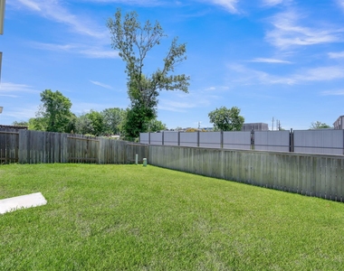 7314 Madison Commons Lane - Photo Thumbnail 26