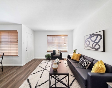2828 61st Street - Photo Thumbnail 3