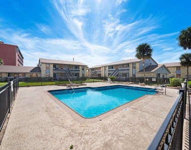 2828 61st Street - Photo Thumbnail 13