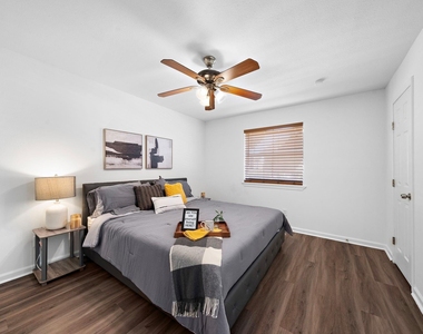 2828 61st Street - Photo Thumbnail 8