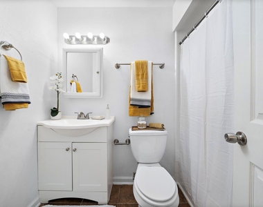 2828 61st Street - Photo Thumbnail 12