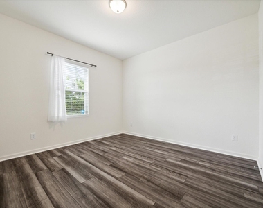 4603 Highland Crest Drive - Photo Thumbnail 8