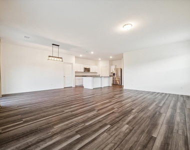 4603 Highland Crest Drive - Photo Thumbnail 2