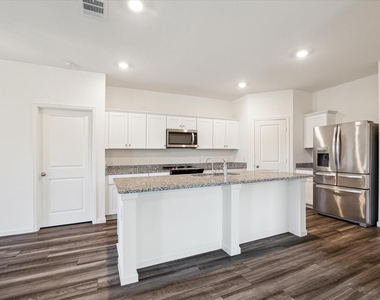 4603 Highland Crest Drive - Photo Thumbnail 4