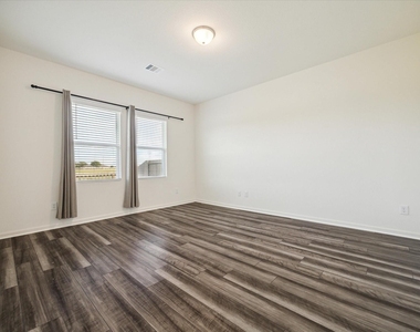 4603 Highland Crest Drive - Photo Thumbnail 5