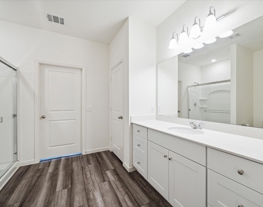 4603 Highland Crest Drive - Photo Thumbnail 6