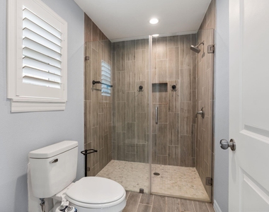 1214 W 31st Street - Photo Thumbnail 10