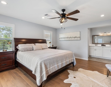 1214 W 31st Street - Photo Thumbnail 6