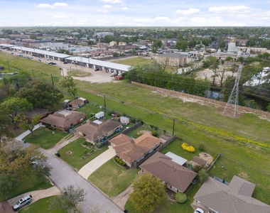 1214 W 31st Street - Photo Thumbnail 33