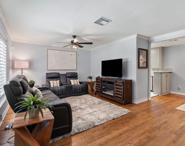 1214 W 31st Street - Photo Thumbnail 1