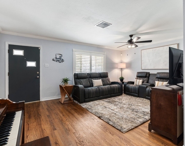 1214 W 31st Street - Photo Thumbnail 16