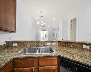 202 Mcgowen Street - Photo Thumbnail 10
