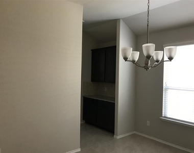 4427 Aversa Drive - Photo Thumbnail 4