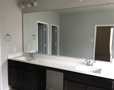 4427 Aversa Drive - Photo Thumbnail 12