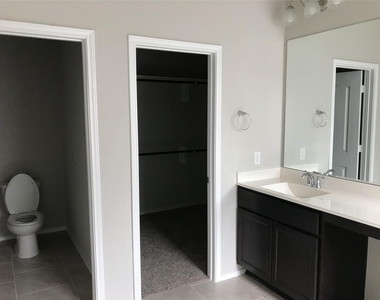 4427 Aversa Drive - Photo Thumbnail 11