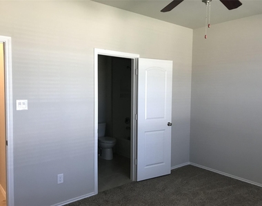 4427 Aversa Drive - Photo Thumbnail 9