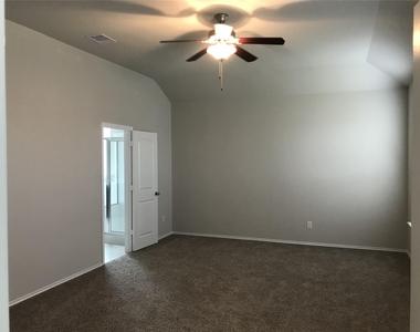 4427 Aversa Drive - Photo Thumbnail 8
