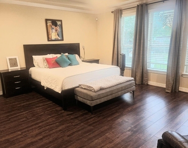 5206 Jacob Ridge Court - Photo Thumbnail 9