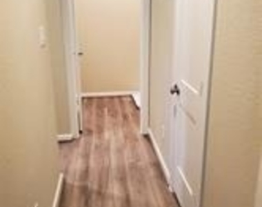 2522 Manor Valley Lane - Photo Thumbnail 10
