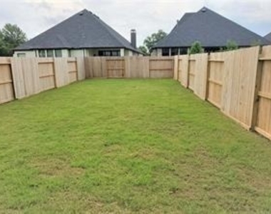 2522 Manor Valley Lane - Photo Thumbnail 3