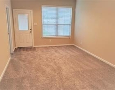 2522 Manor Valley Lane - Photo Thumbnail 12