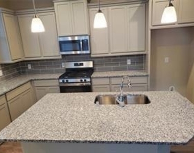2522 Manor Valley Lane - Photo Thumbnail 5
