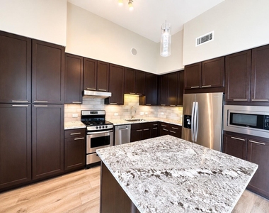 9787 Katy Freeway - Photo Thumbnail 2