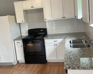 205 Hafer Street - Photo Thumbnail 6
