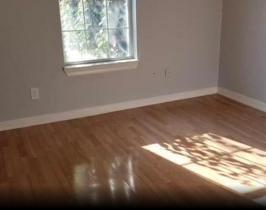 205 Hafer Street - Photo Thumbnail 4