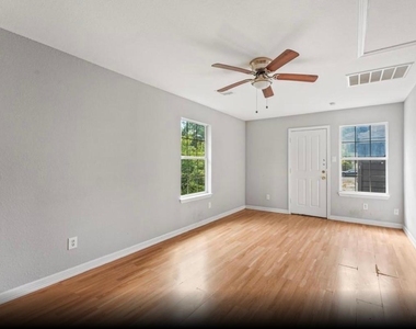 205 Hafer Street - Photo Thumbnail 3