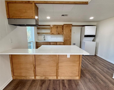 457 Impala Drive - Photo Thumbnail 8