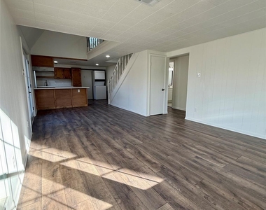 457 Impala Drive - Photo Thumbnail 3