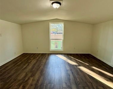 457 Impala Drive - Photo Thumbnail 17