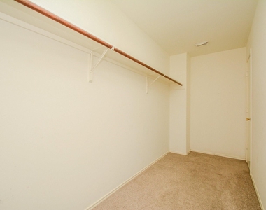 6835 Lower Arrow Dr Drive - Photo Thumbnail 22