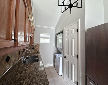 2324 Peppermill Road - Photo Thumbnail 9