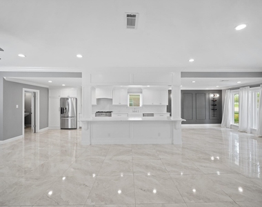6215 S Braeswood Boulevard - Photo Thumbnail 11