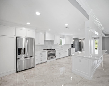 6215 S Braeswood Boulevard - Photo Thumbnail 9