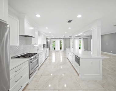 6215 S Braeswood Boulevard - Photo Thumbnail 10