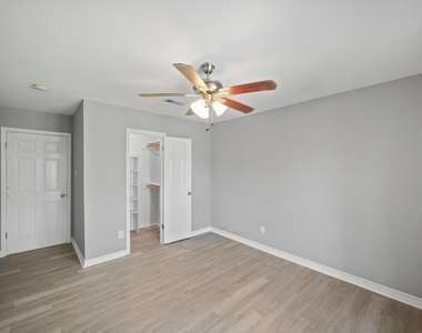 6215 S Braeswood Boulevard - Photo Thumbnail 17