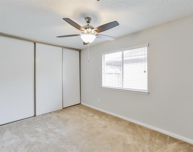11111 Wheatridge Drive - Photo Thumbnail 8
